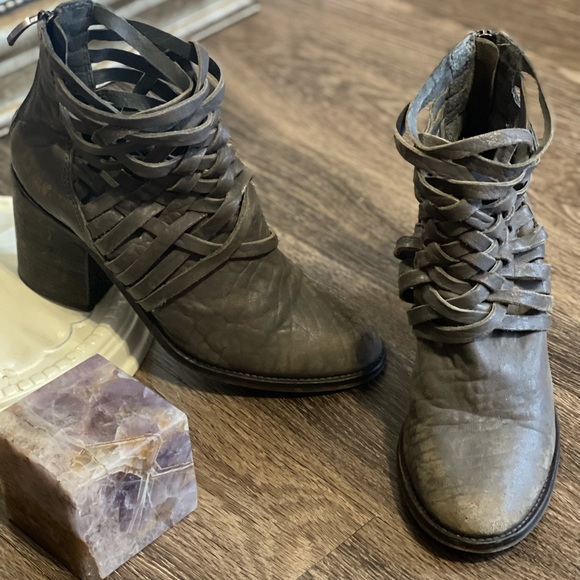 Free People Carrera Ankle Boot in Slate EUC - Picture 9 of 9